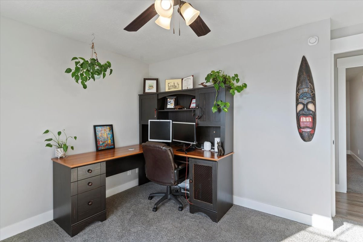 MT LOMOND EST - Residential