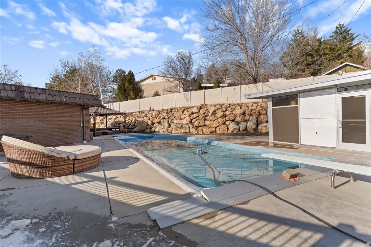 MT LOMOND EST - Residential