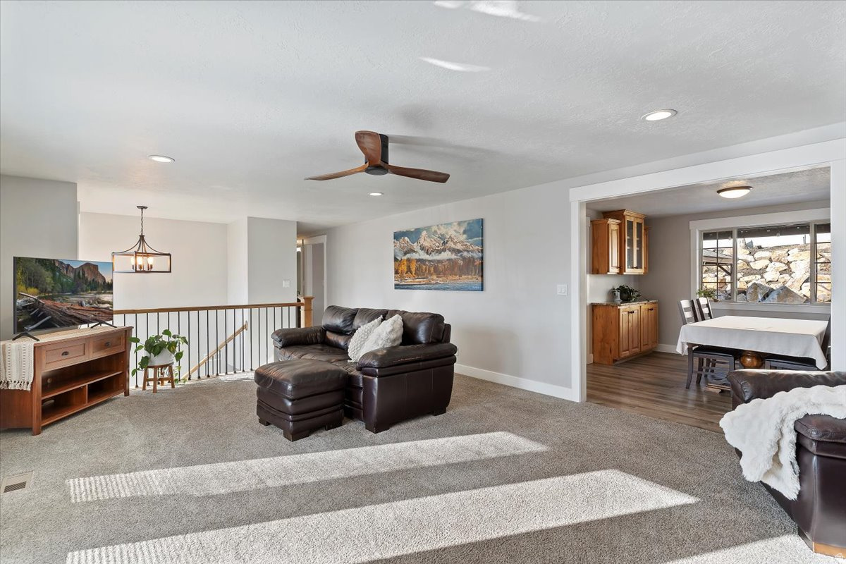 MT LOMOND EST - Residential