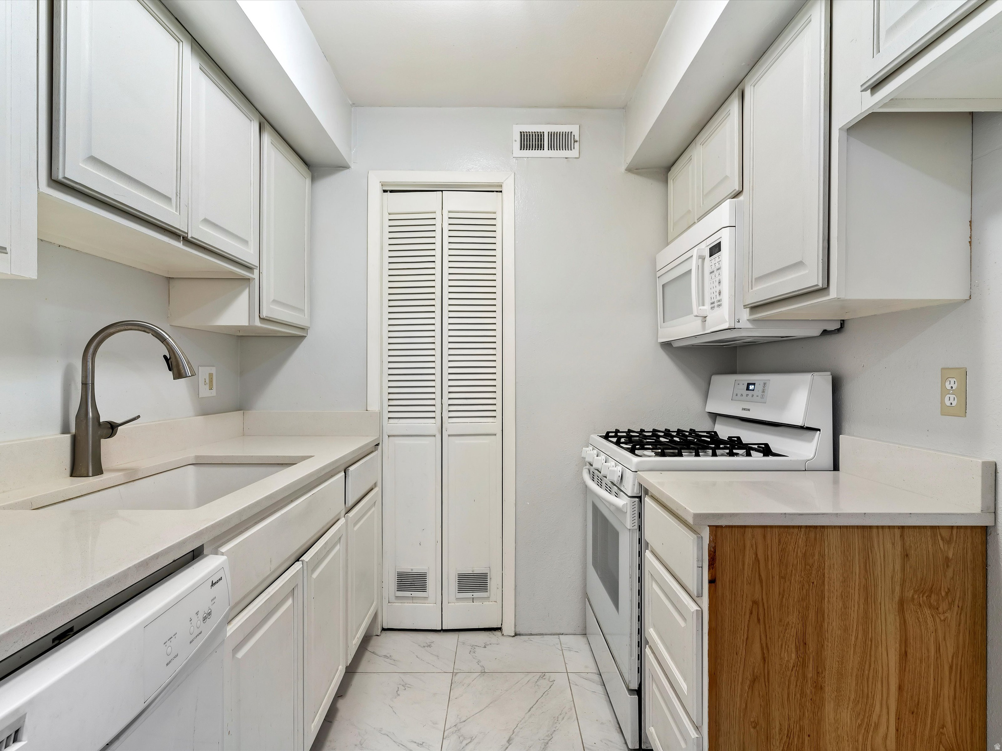 CEDAR SPRINGS - Residential