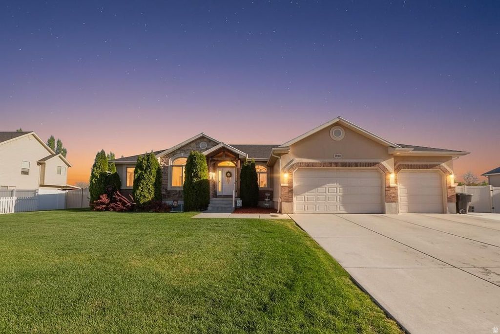 Photo of 3328 W 1500 N, Clinton, UT 84015 (MLS # 2150870)