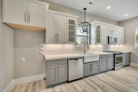 Tiny photo for 395 N 100 W, Lehi, UT 84043 (MLS # 2125482)