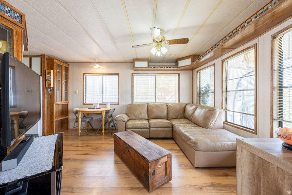 CANYON BREEZE RV RESORT - Residential