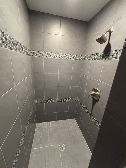 Tiny photo for 3042 W CHALK CREEK WAY, South Jordan, UT 84095 (MLS # 2142752)