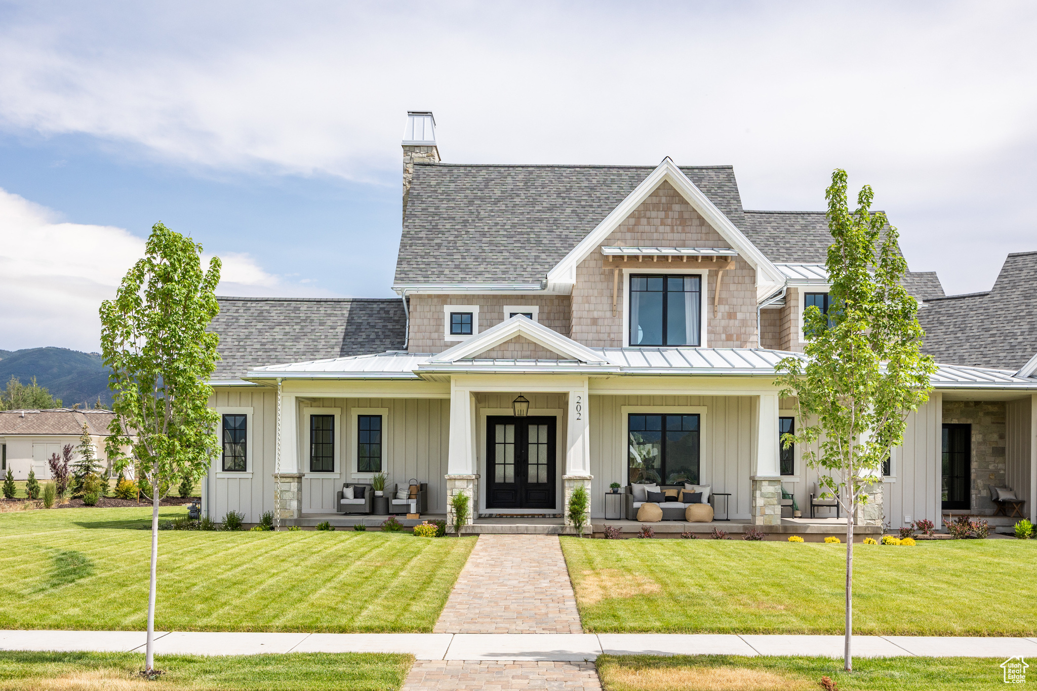 SADDLE RIDGE - Residential