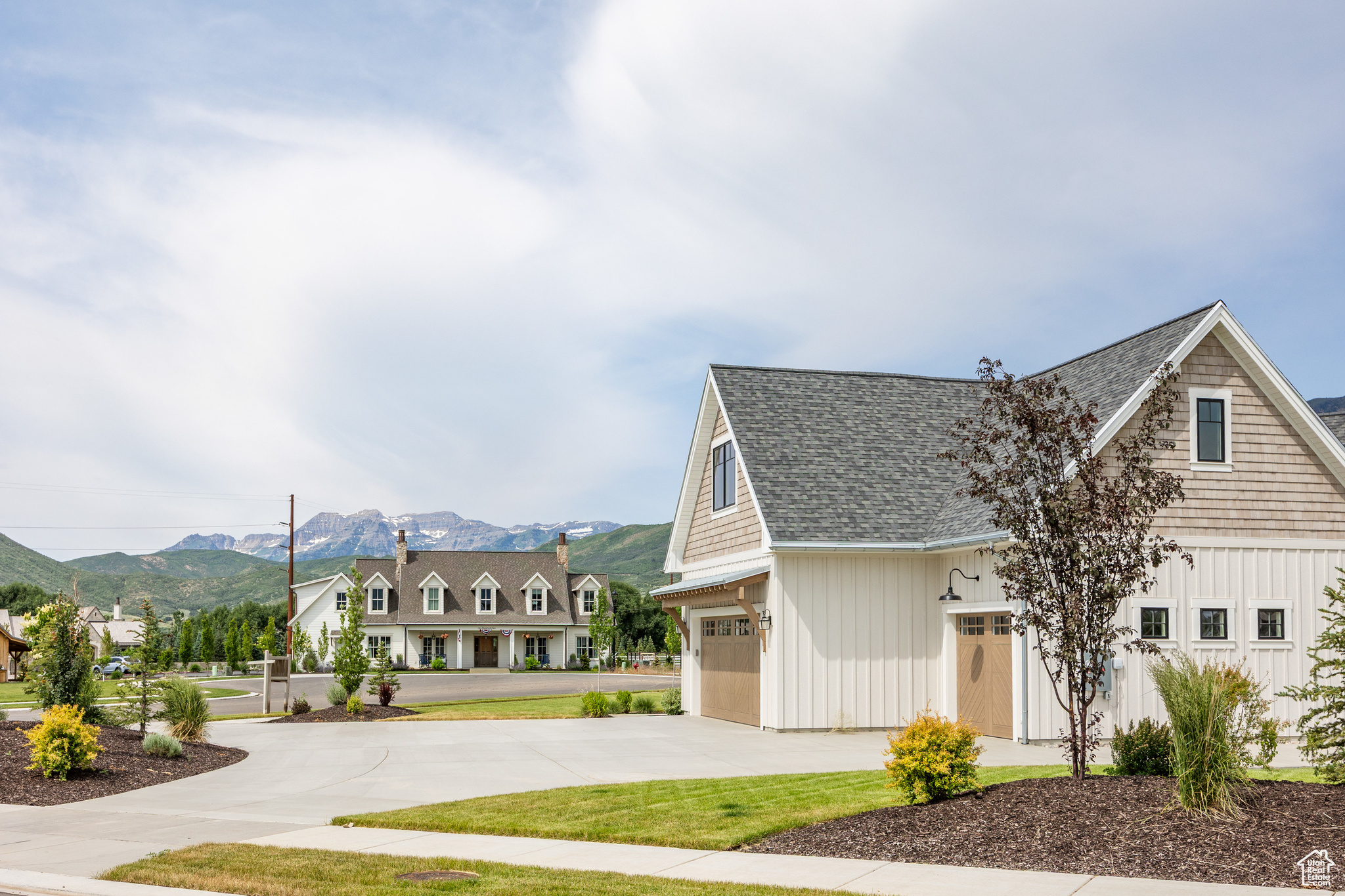 SADDLE RIDGE - Residential