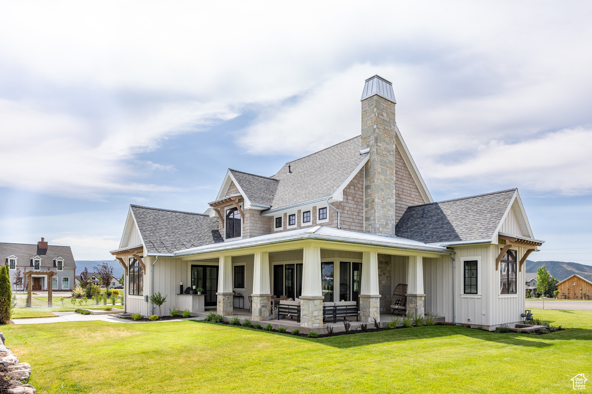 SADDLE RIDGE - Residential
