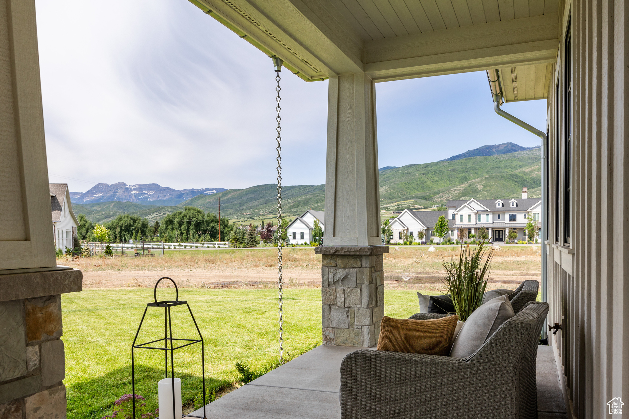SADDLE RIDGE - Residential