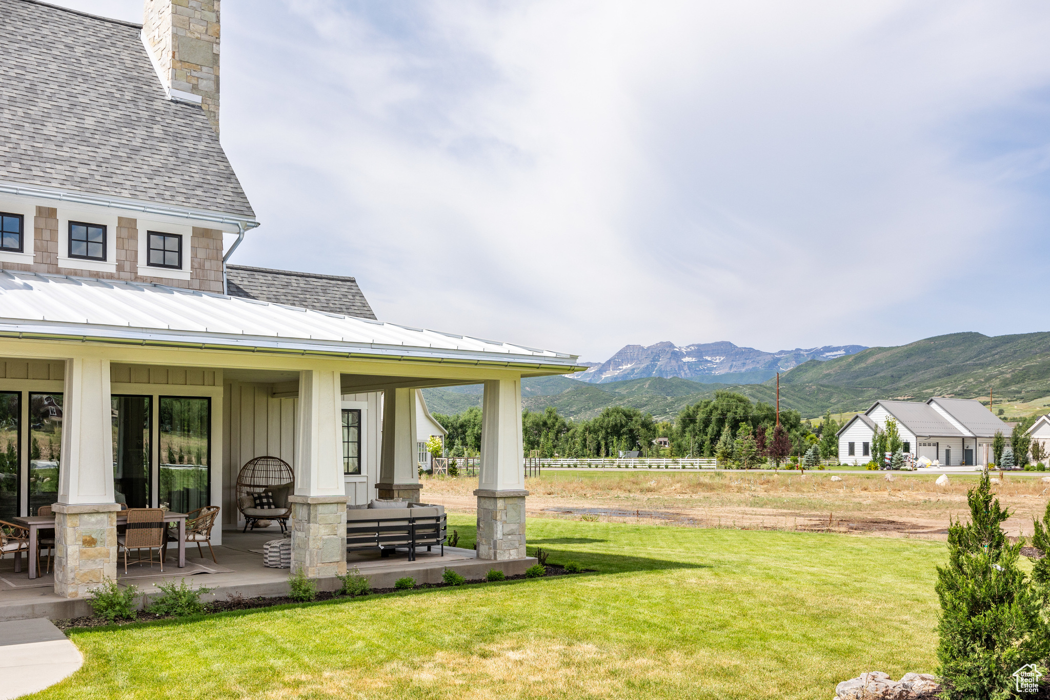 SADDLE RIDGE - Residential