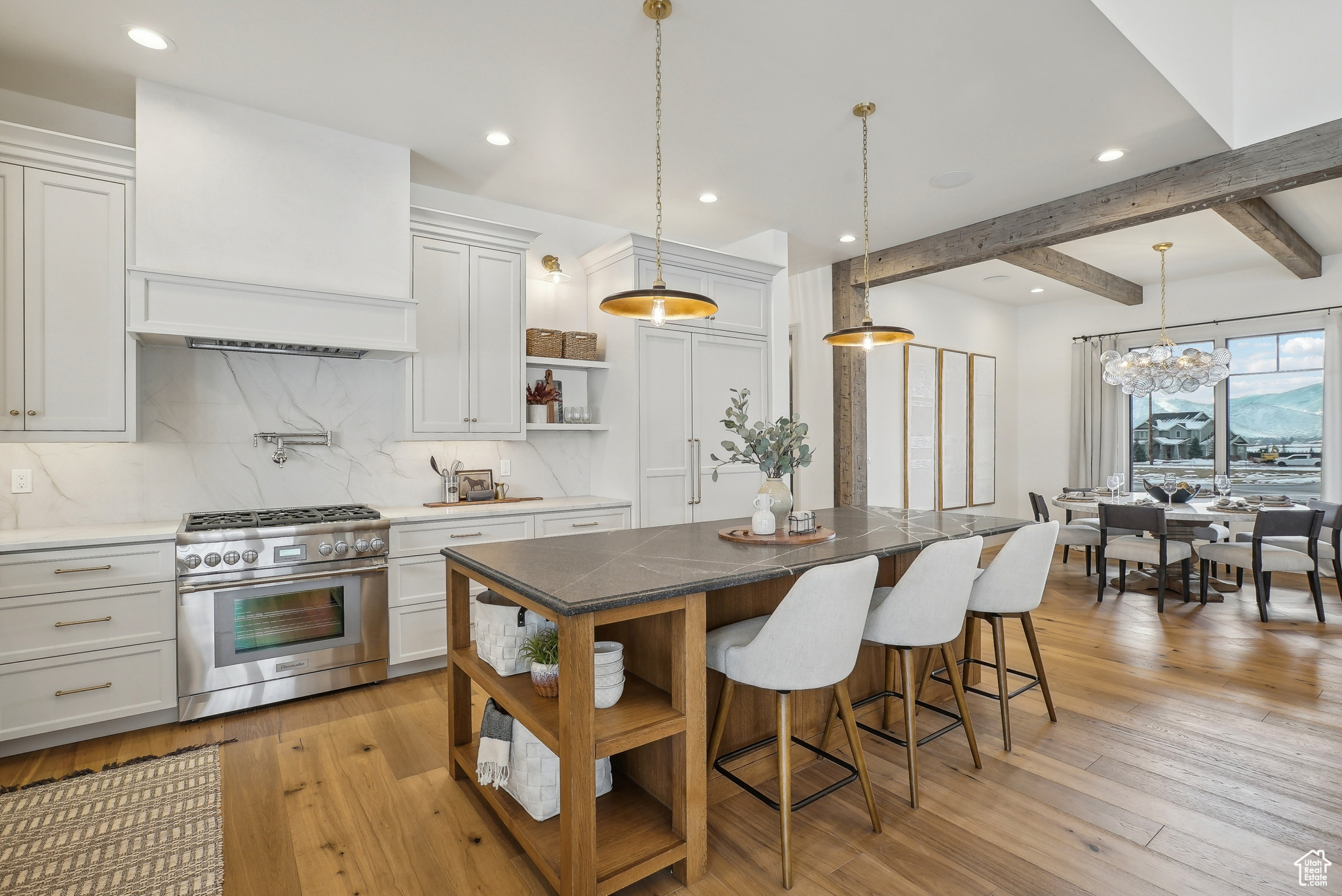 SADDLE RIDGE - Residential