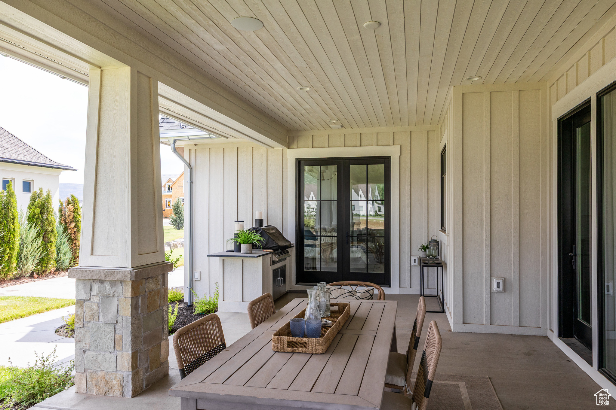 SADDLE RIDGE - Residential