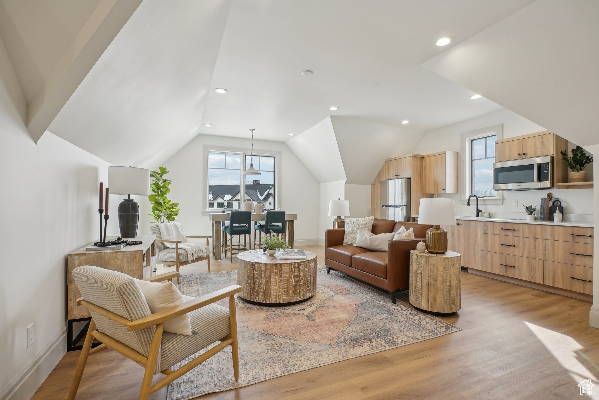 SADDLE RIDGE - Residential