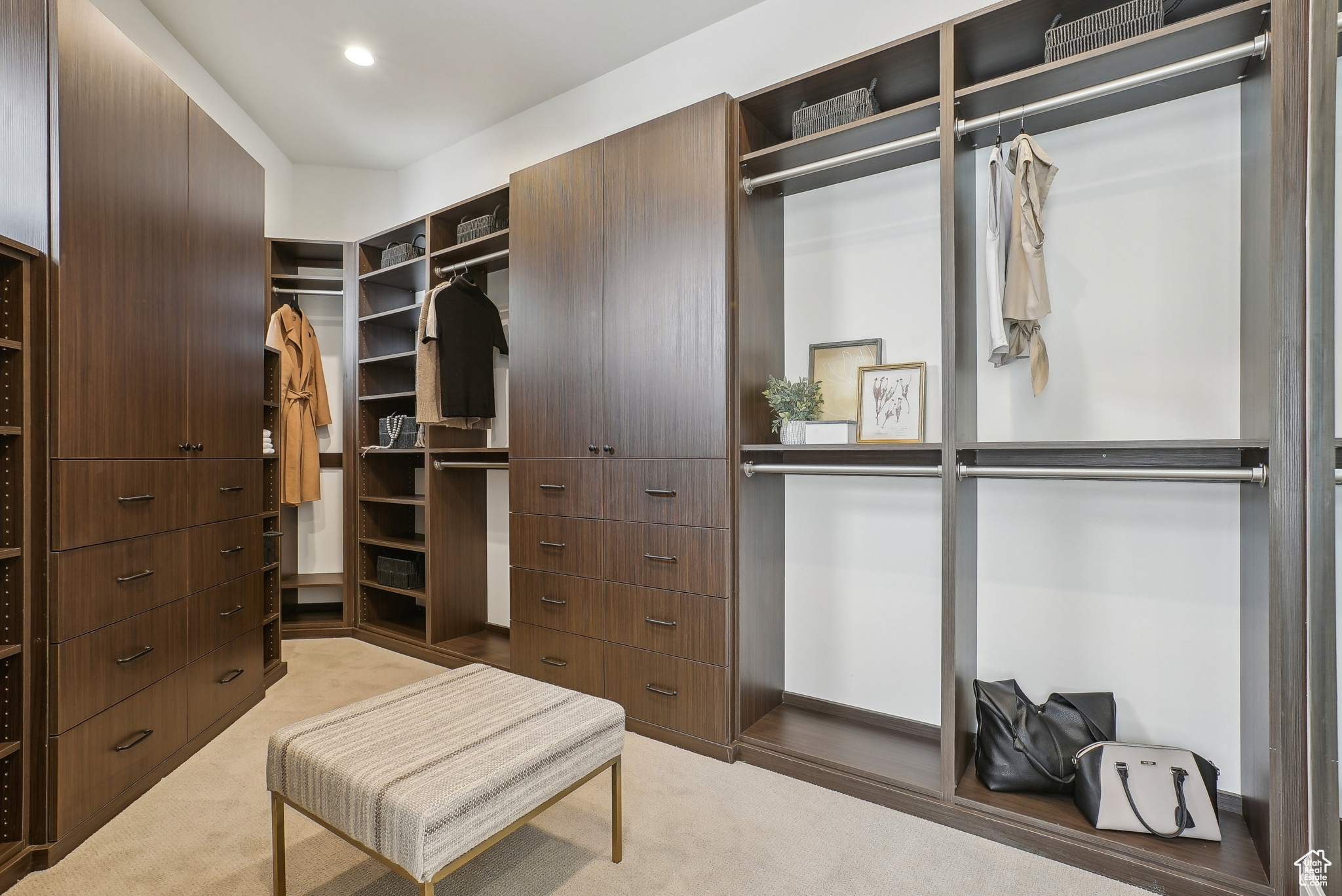 SADDLE RIDGE - Residential