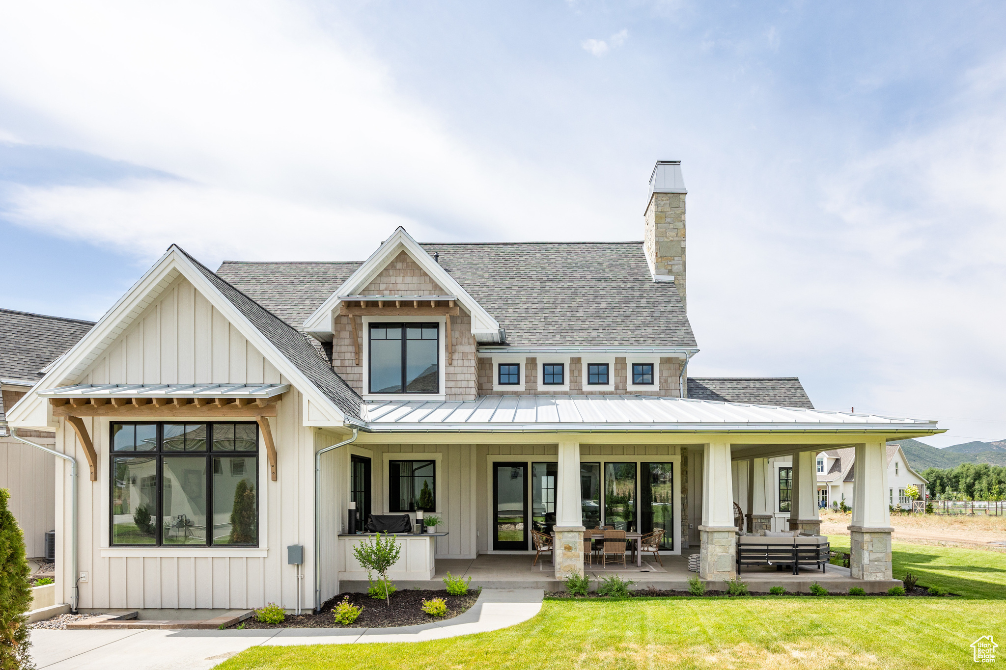 SADDLE RIDGE - Residential