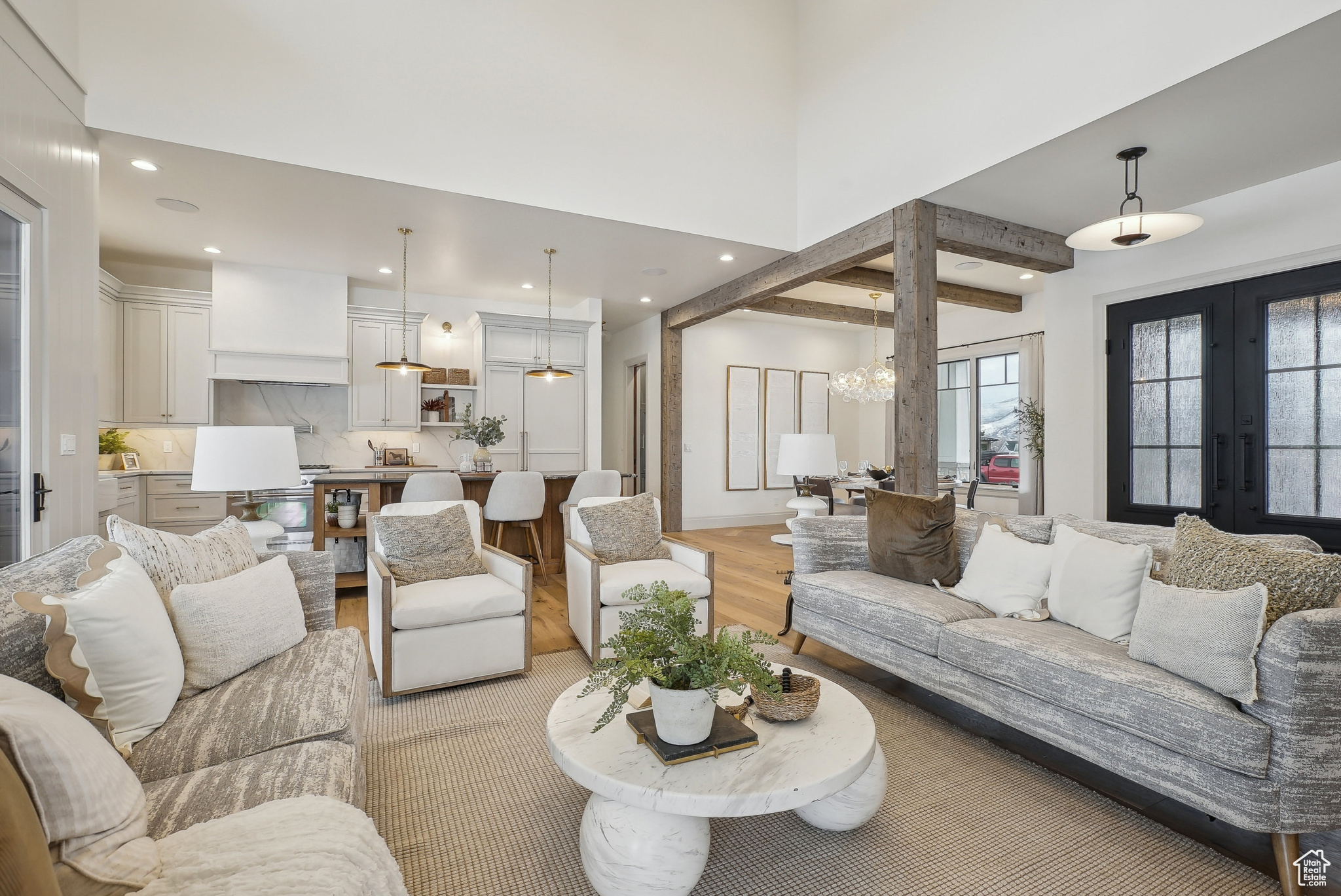 SADDLE RIDGE - Residential