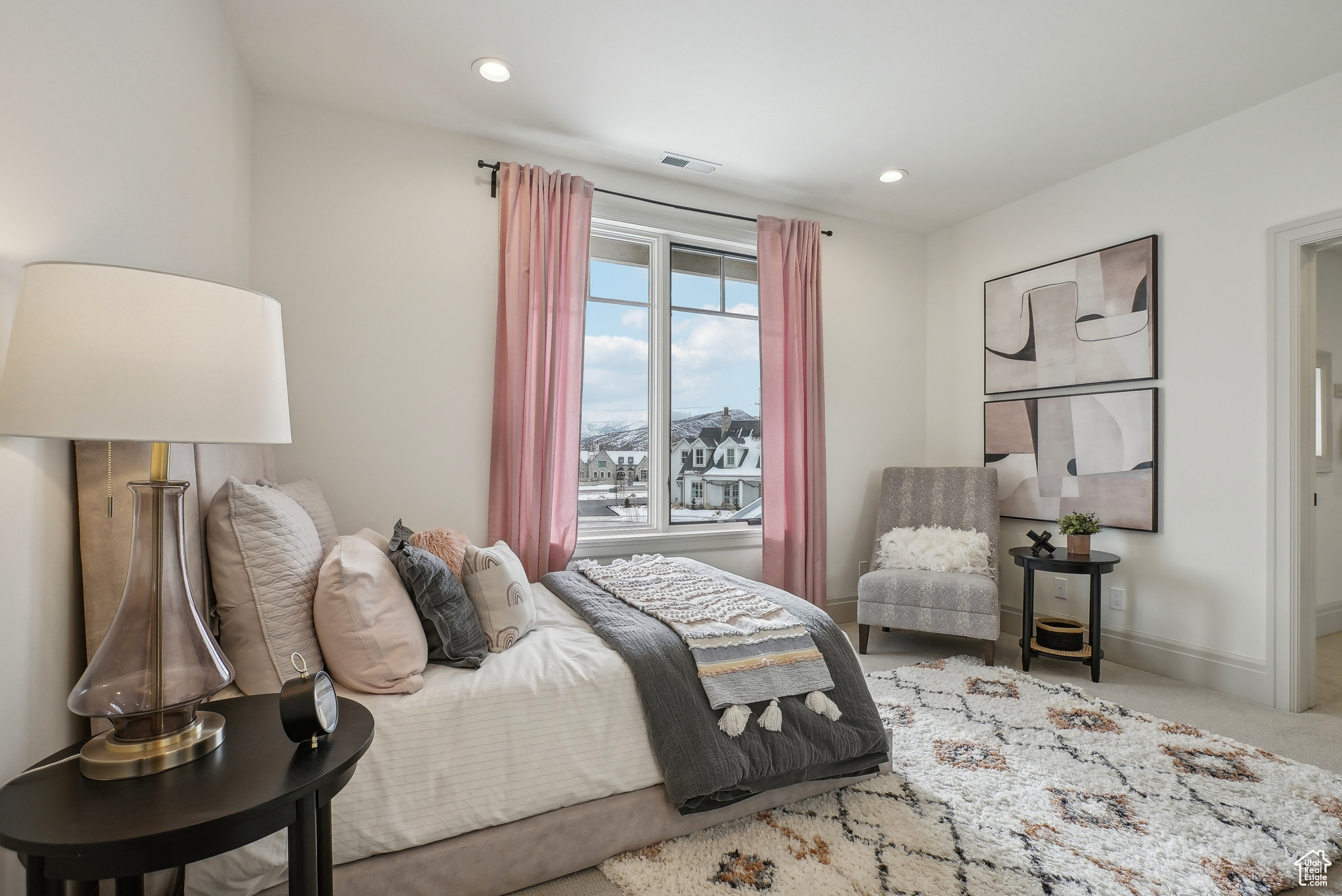 SADDLE RIDGE - Residential