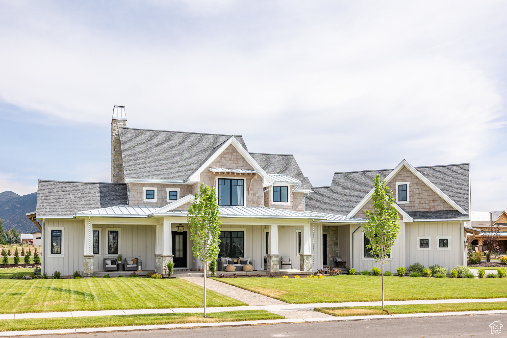 SADDLE RIDGE - Residential