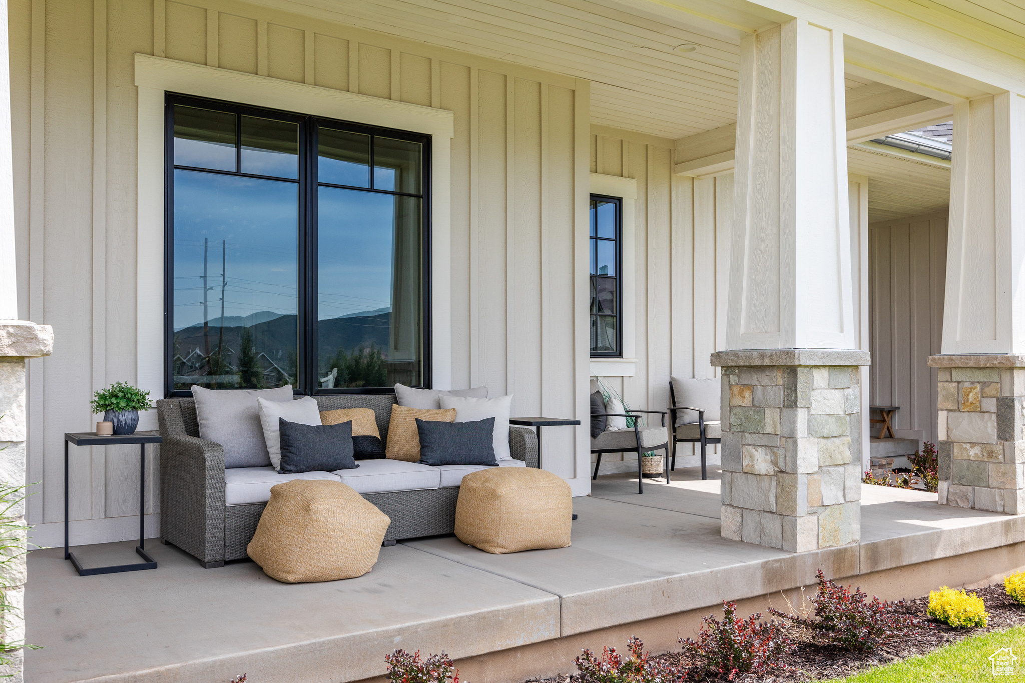 SADDLE RIDGE - Residential