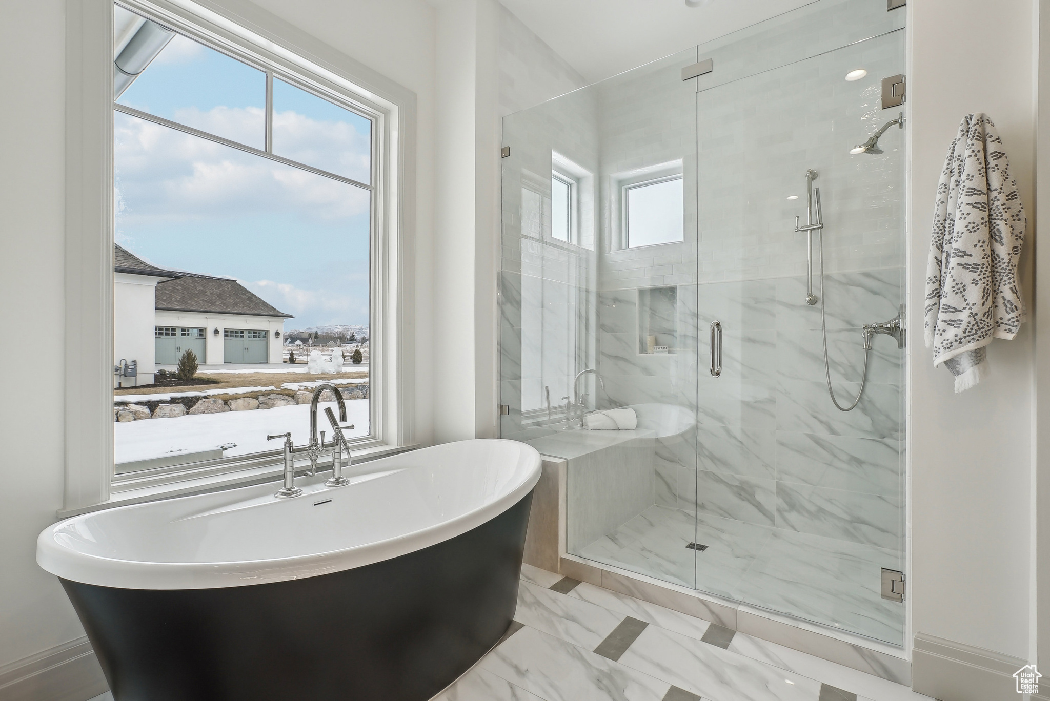 SADDLE RIDGE - Residential