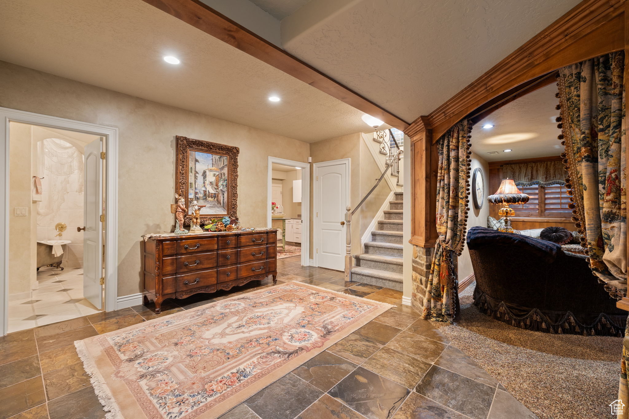 IVY GREEN LANE - Residential