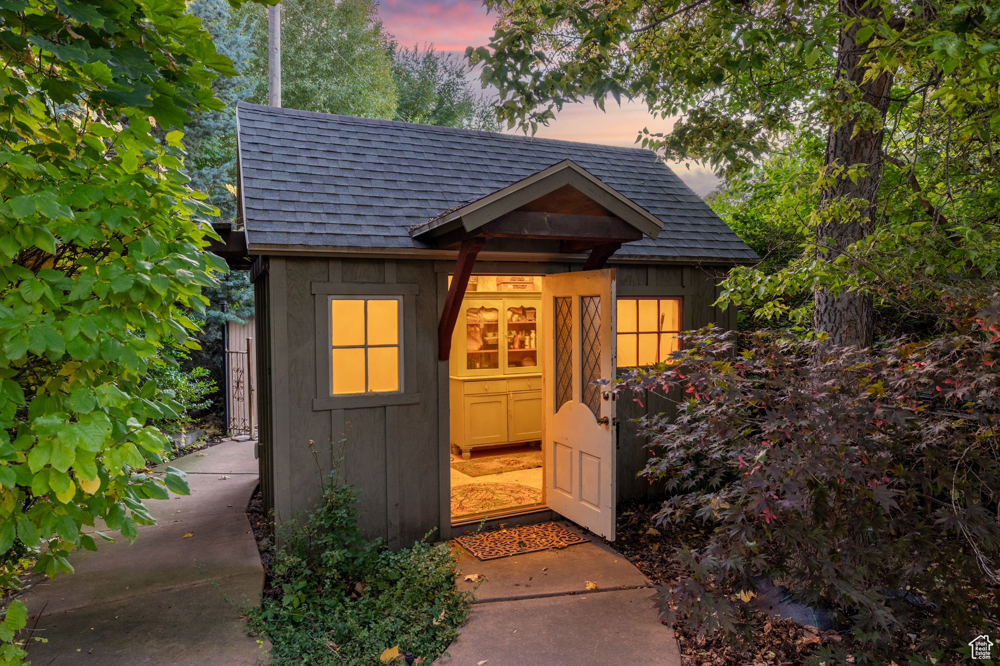 IVY GREEN LANE - Residential