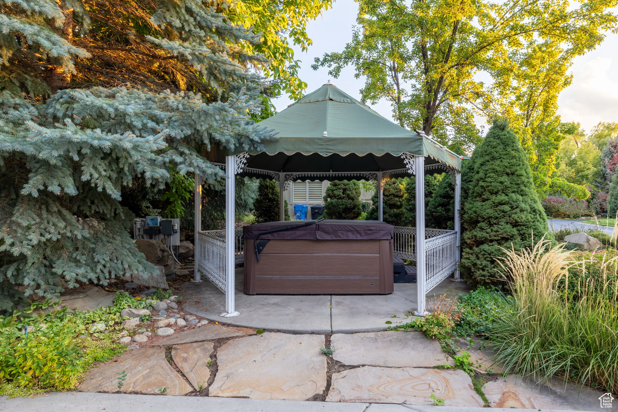 IVY GREEN LANE - Residential