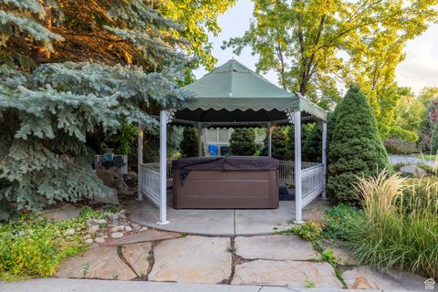 Tiny photo for 2238 E COTTONWOOD COVE LN, Cottonwood Heights, UT 84121 (MLS # 2117501)