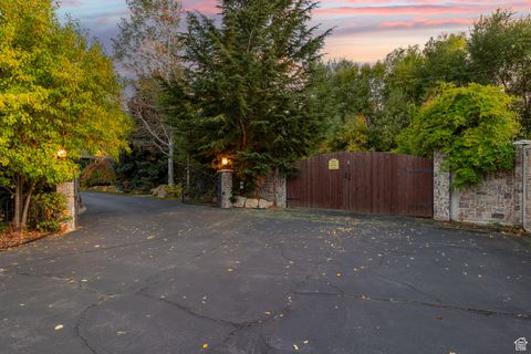 Tiny photo for 2238 E COTTONWOOD COVE LN, Cottonwood Heights, UT 84121 (MLS # 2117501)