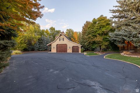 Tiny photo for 2238 E COTTONWOOD COVE LN, Cottonwood Heights, UT 84121 (MLS # 2117501)