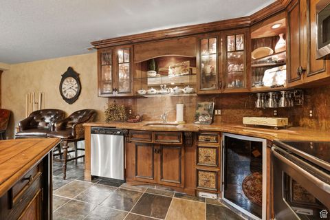 Tiny photo for 2238 E COTTONWOOD COVE LN, Cottonwood Heights, UT 84121 (MLS # 2117501)