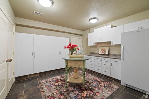 Tiny photo for 2238 E COTTONWOOD COVE LN, Cottonwood Heights, UT 84121 (MLS # 2117501)