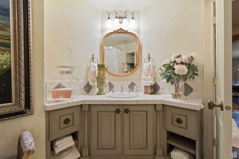 Tiny photo for 2238 E COTTONWOOD COVE LN, Cottonwood Heights, UT 84121 (MLS # 2117501)