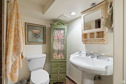 Tiny photo for 2238 E COTTONWOOD COVE LN, Cottonwood Heights, UT 84121 (MLS # 2117501)