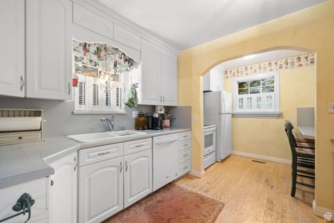 Tiny photo for 2238 E COTTONWOOD COVE LN, Cottonwood Heights, UT 84121 (MLS # 2117501)