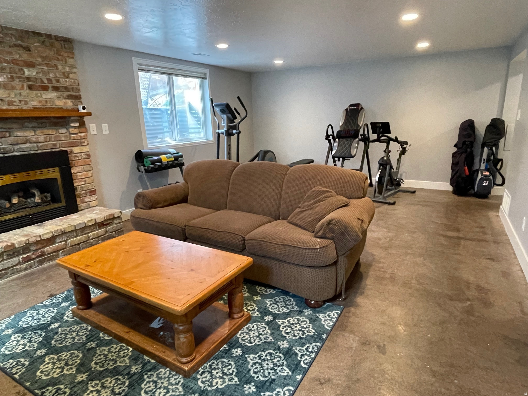 PLEASANT HILL - Residential