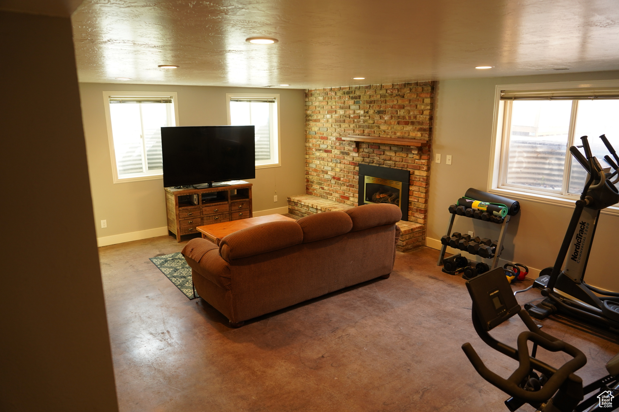PLEASANT HILL - Residential