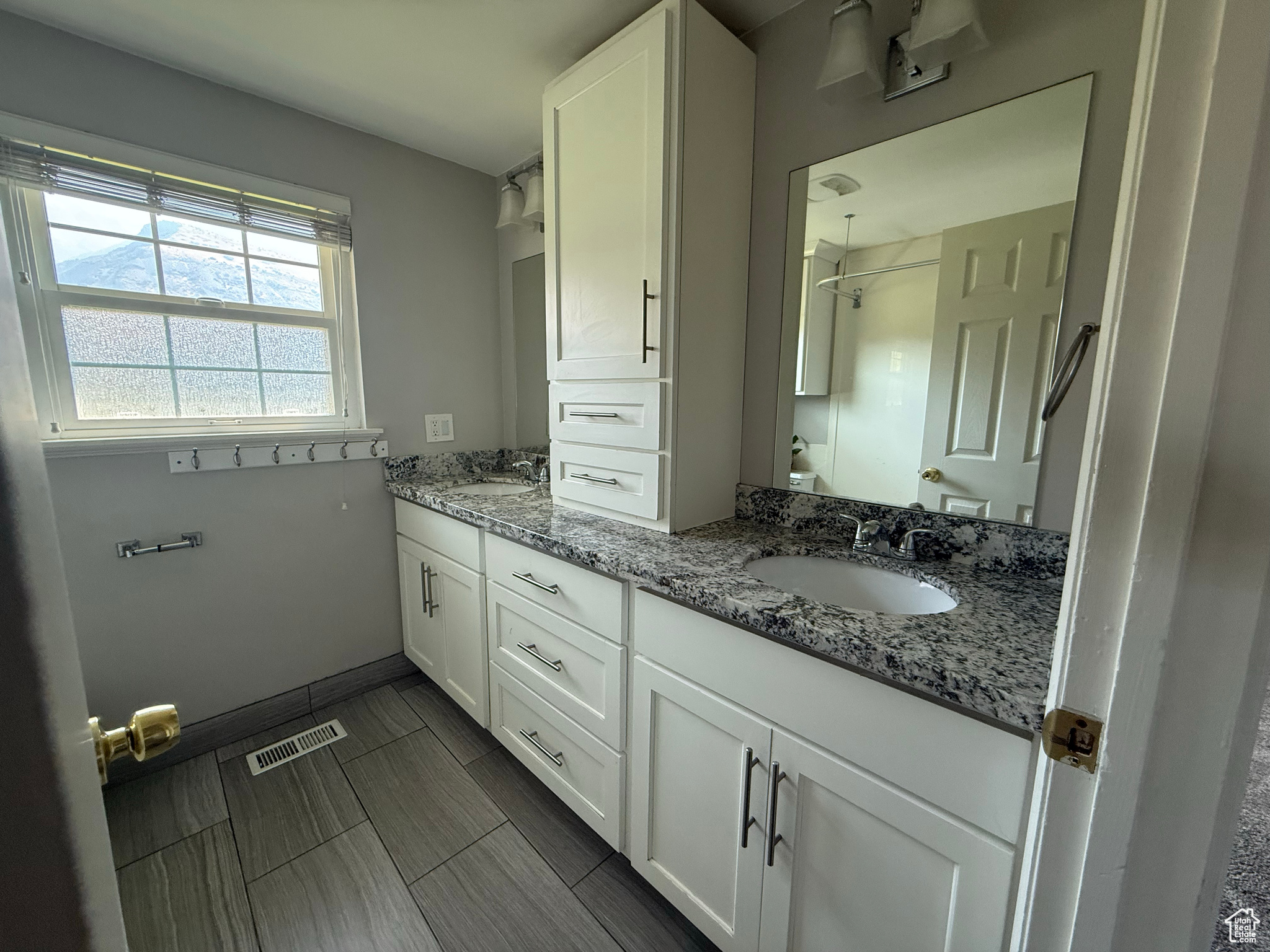PLEASANT HILL - Residential