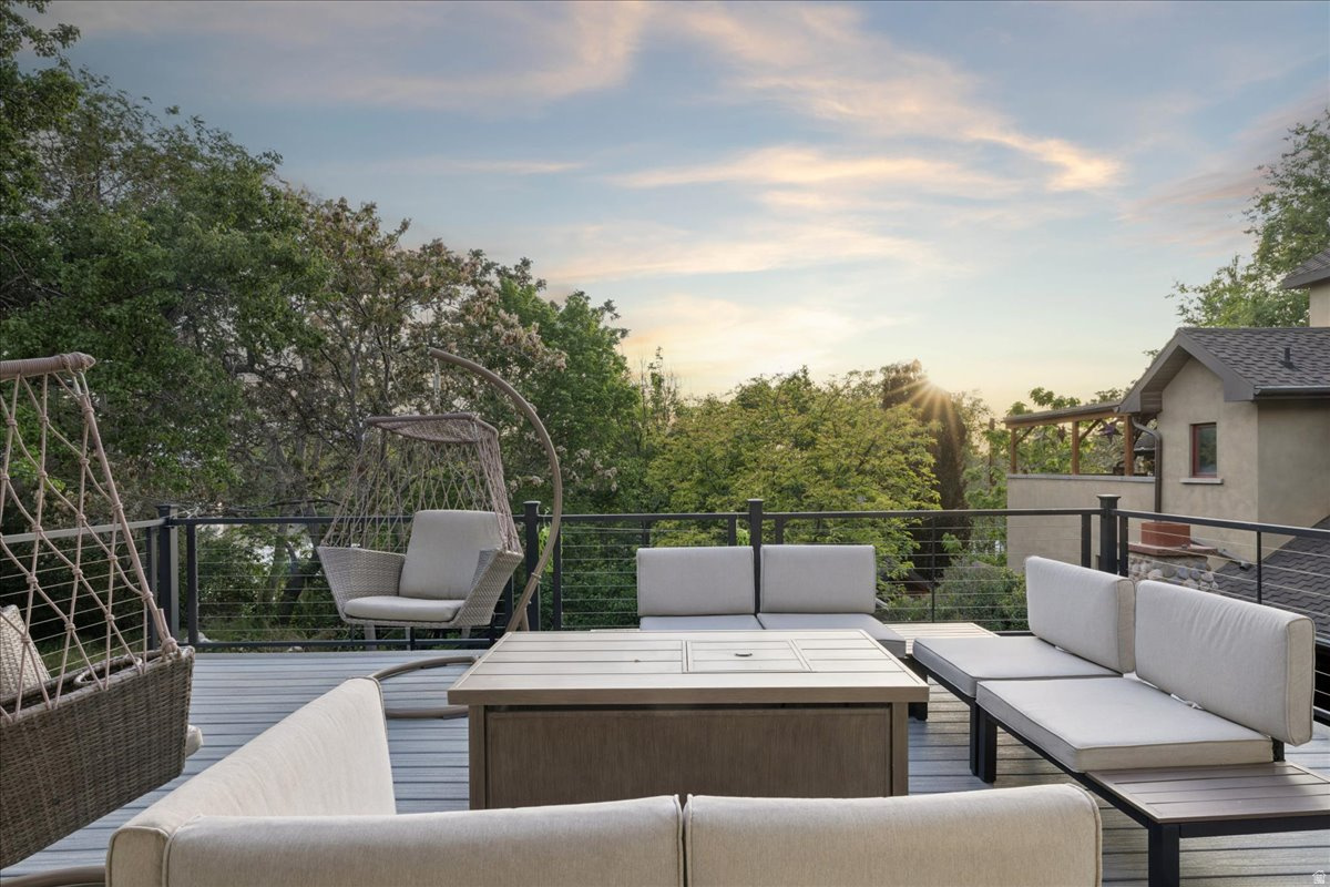 CAPITOL HILL - Residential