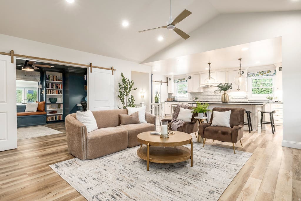 Photo of 2263 S 2200 E, Salt Lake City, UT 84109 (MLS # 2162805)