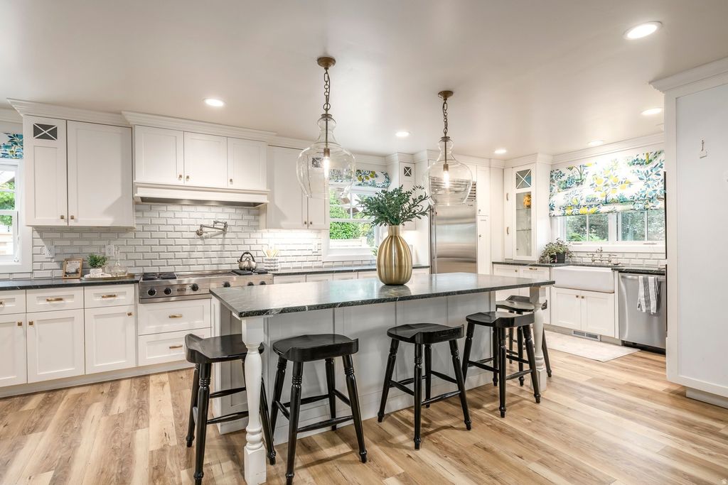 Photo of 2263 S 2200 E, Salt Lake City, UT 84109 (MLS # 2162805)