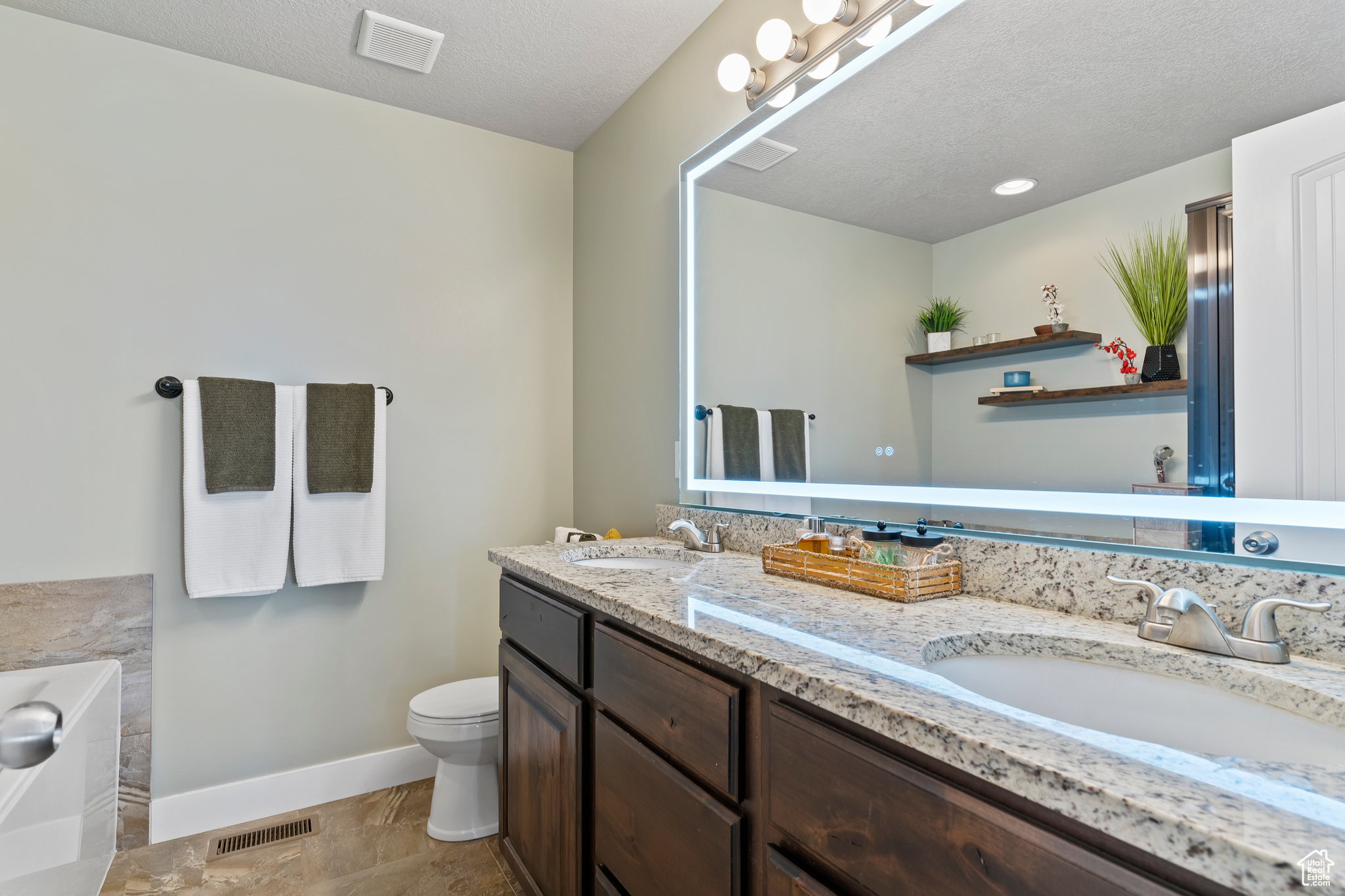 KERSHAW ESTATES - Residential