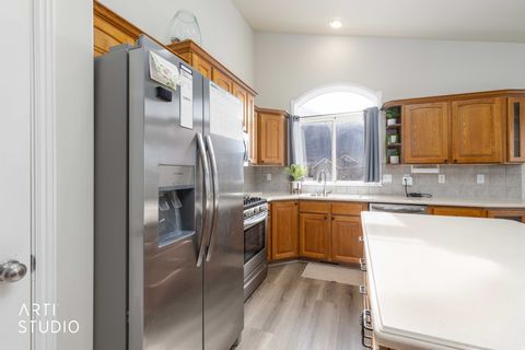Tiny photo for 571 E 2250 N, North Ogden, UT 84414 (MLS # 2140193)