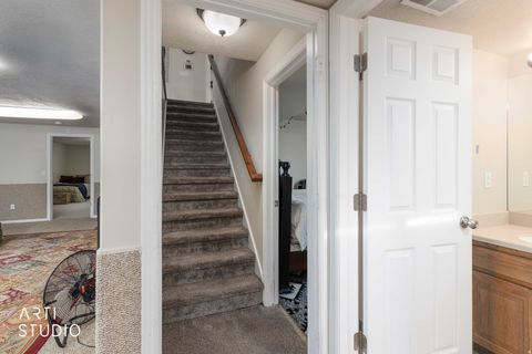 Tiny photo for 571 E 2250 N, North Ogden, UT 84414 (MLS # 2140193)