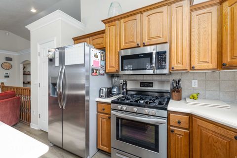 Tiny photo for 571 E 2250 N, North Ogden, UT 84414 (MLS # 2140193)