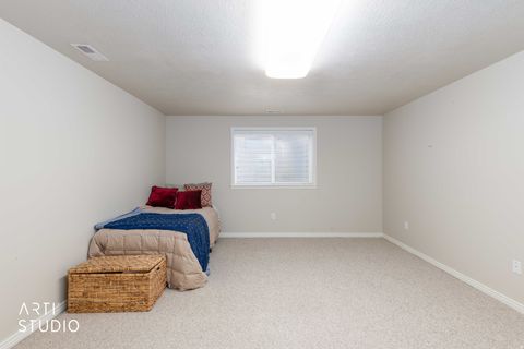 Tiny photo for 571 E 2250 N, North Ogden, UT 84414 (MLS # 2140193)