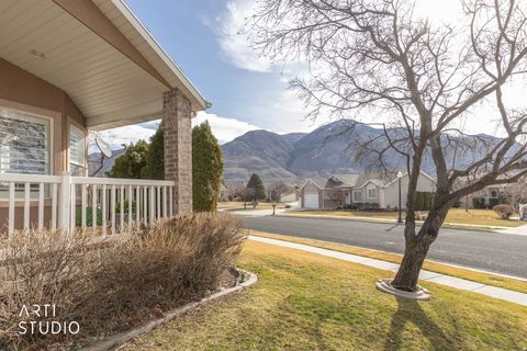 Tiny photo for 571 E 2250 N, North Ogden, UT 84414 (MLS # 2140193)