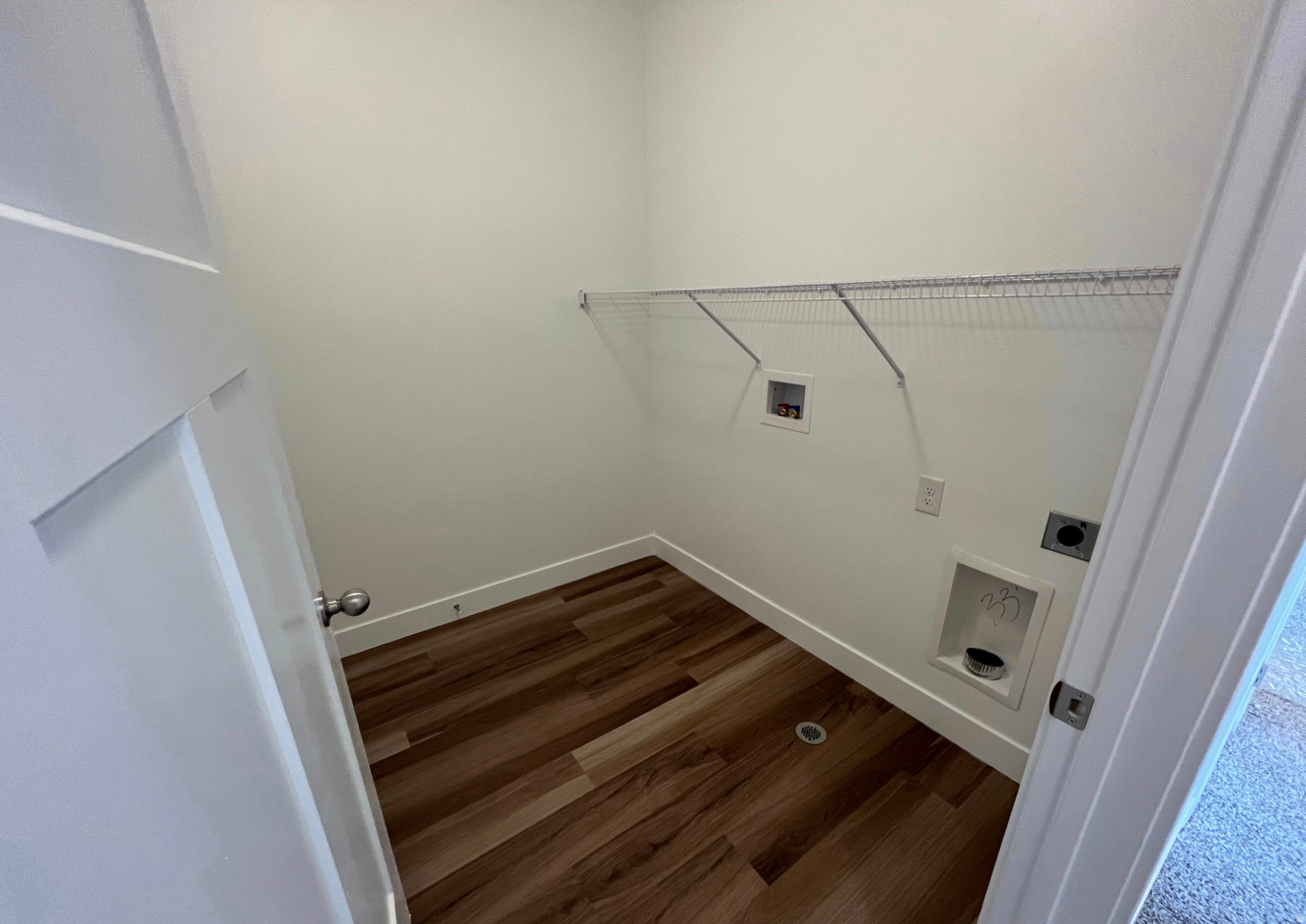 LAKE FRONT - Residential Lease