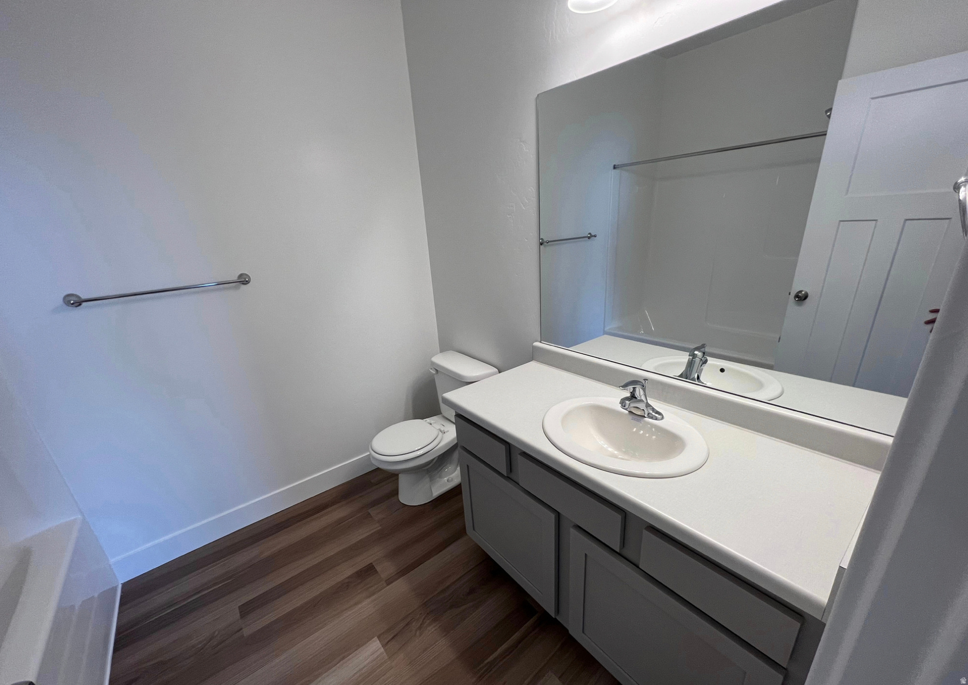 LAKE FRONT - Residential Lease