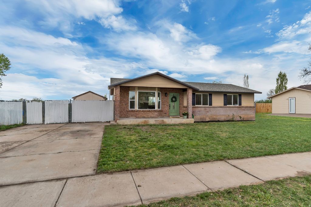Photo of 2575 N 2250 W, Farr West, UT 84404 (MLS # 2147815)