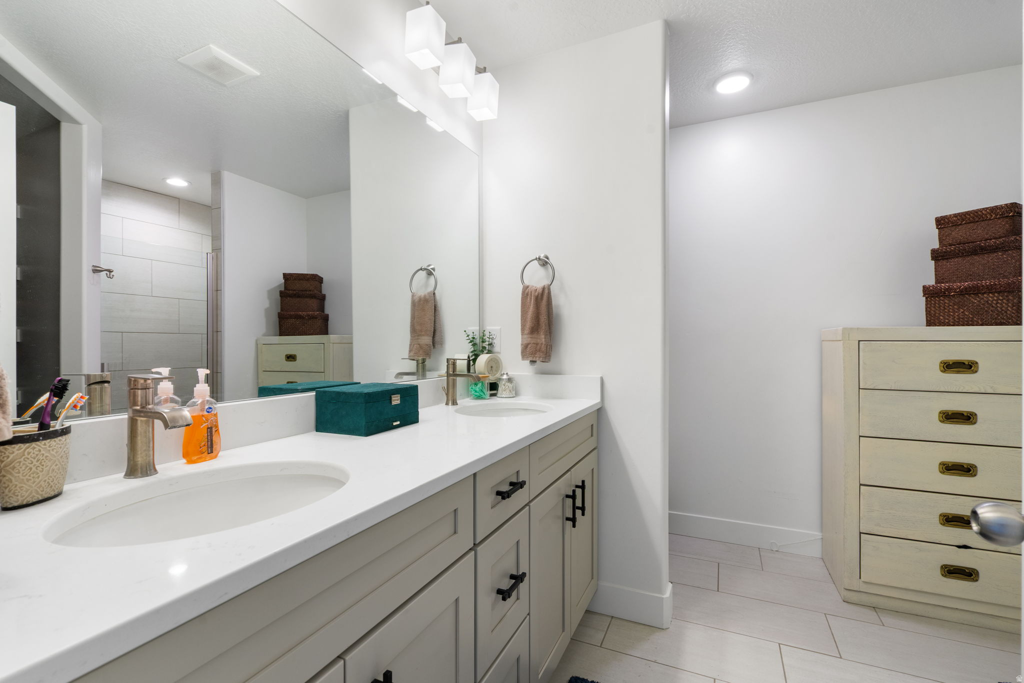 WILLOW POINT - Residential